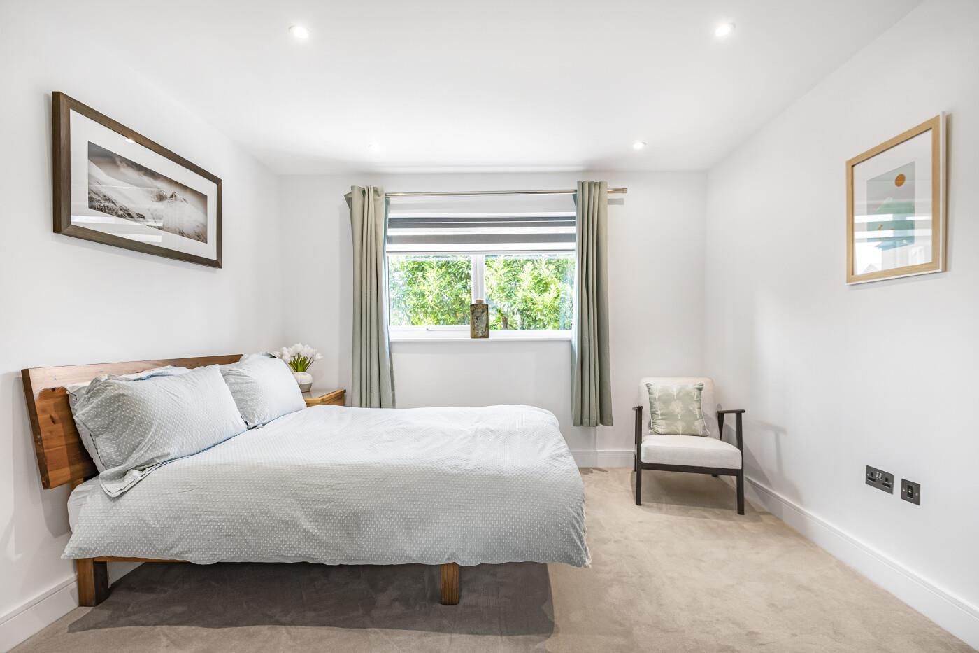 Flint Close, Rotherfield Greys, Henley-On-Thames